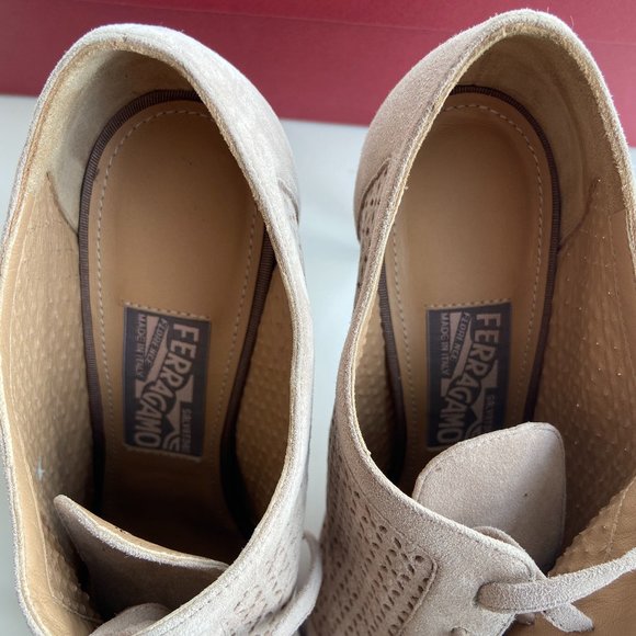 Salvatore Ferragamo Women's Paonessa Suede 9.5B - Picture 5 of 5